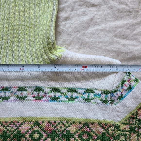 Vintage Women's Colorful Alpine Nordic Turtleneck Knit Sweater - Picture 9 of 12